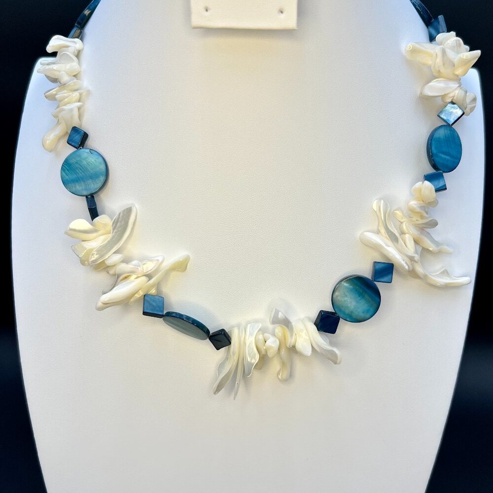 Vintage Mother of Pearl Shell Necklace Blue White Beads Toggle Clasp 11" 1980s